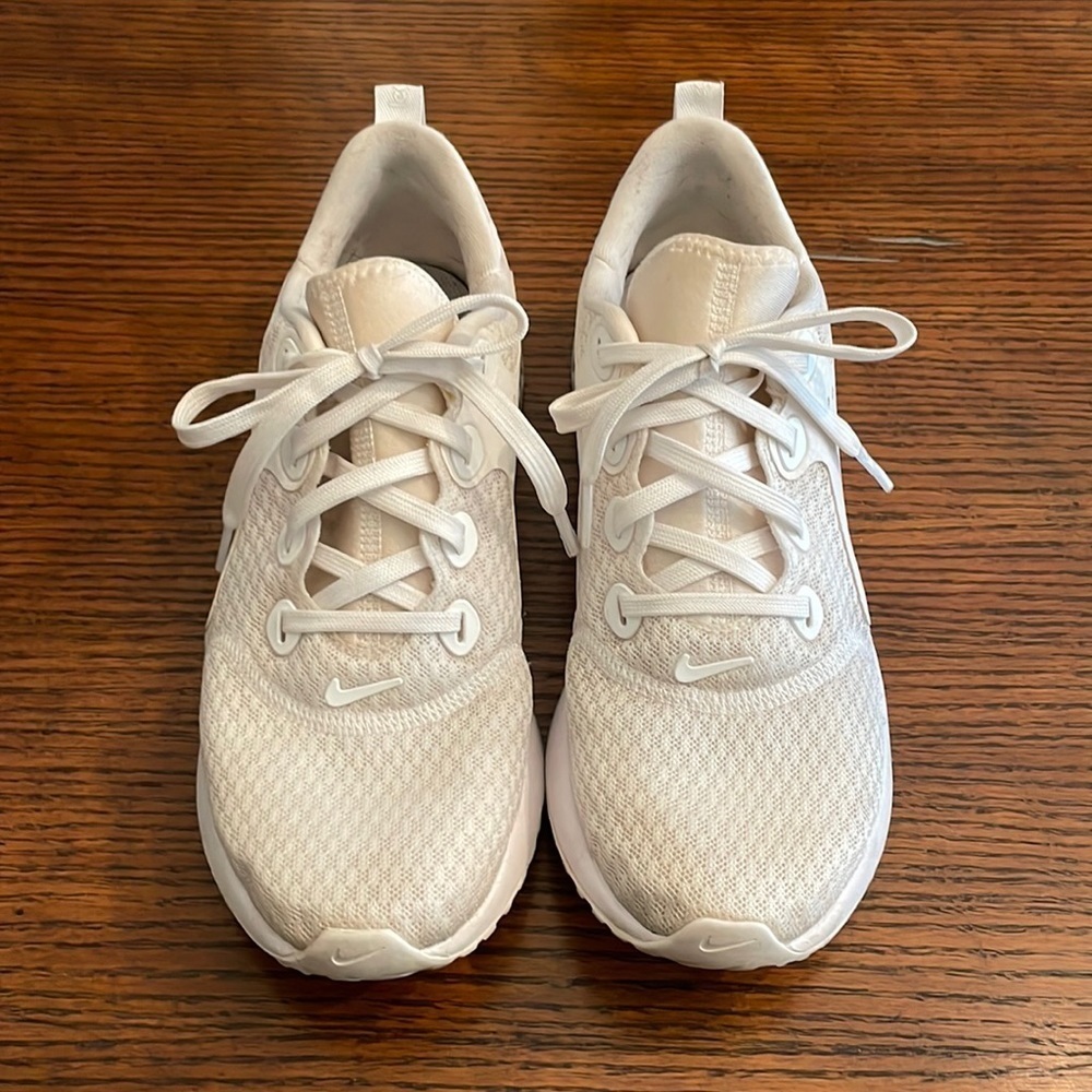 Nike React Women’s white sneakers size 7Y - Picture 2 of 12